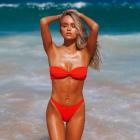 Прикрепленное изображение: C__Data_Users_DefApps_AppData_INTERNETEXPLORER_Temp_Saved Images_krasivye-devushki-v-krasnyx-kupalnikax-8.jpg